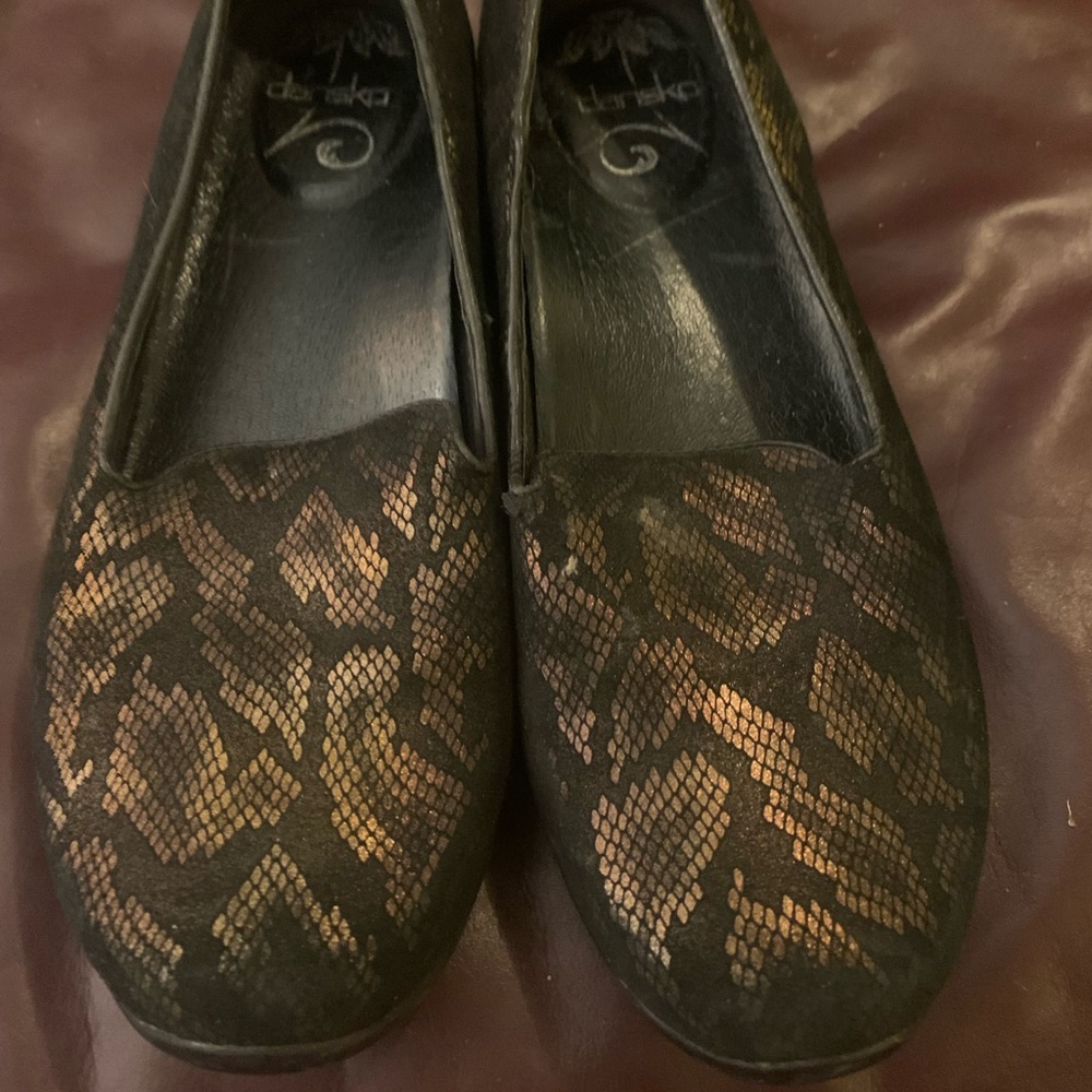 Dansko Black and Bronze Olivia Snake Slip On Loafers size 39